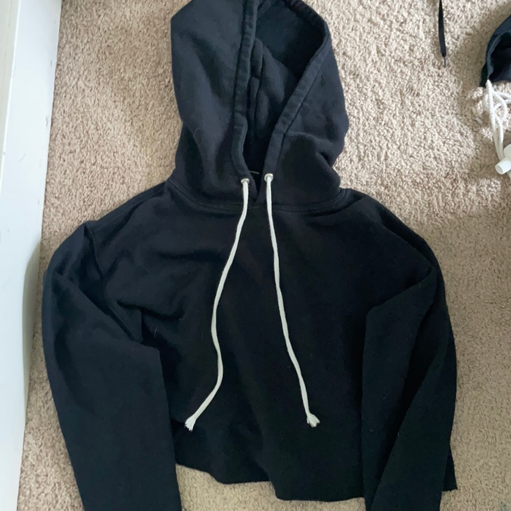 cropped sweatshirt